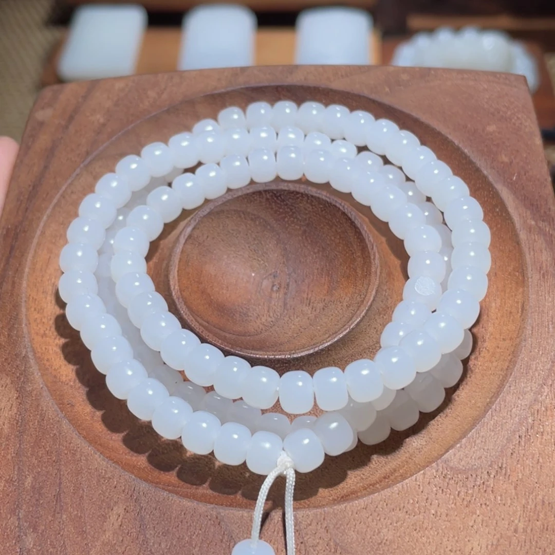 未镶嵌手链和田玉卡6