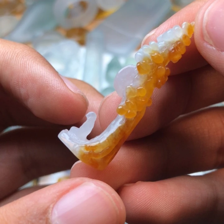 定制翡翠未镶嵌挂件