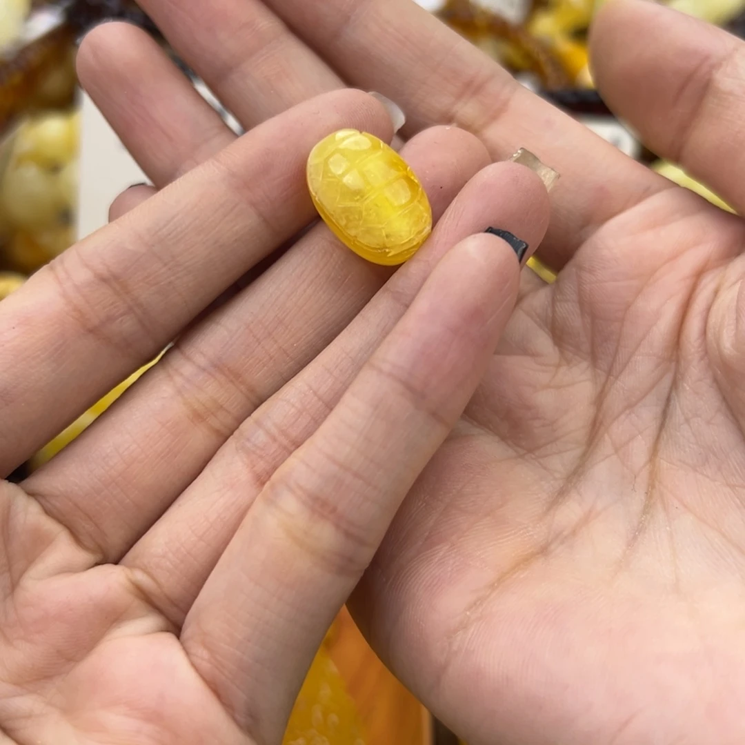 琥珀珠宝奇石未镶嵌