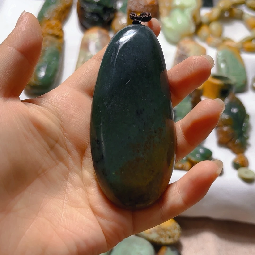 岫岩河磨玉（透闪石质玉）挂件未镶嵌A****西