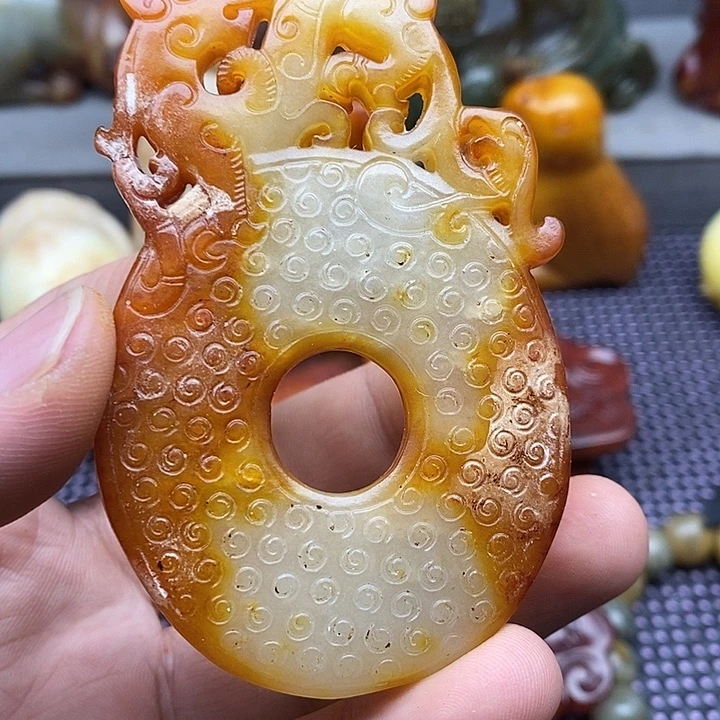 未镶嵌蛇纹石玉颈饰