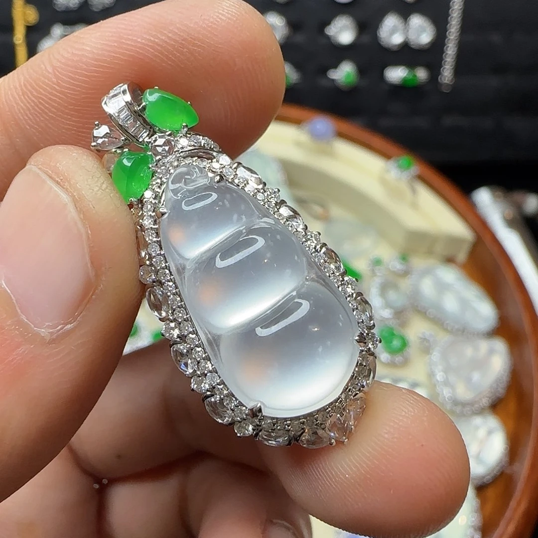 颈饰未镶嵌翡翠天然翡翠