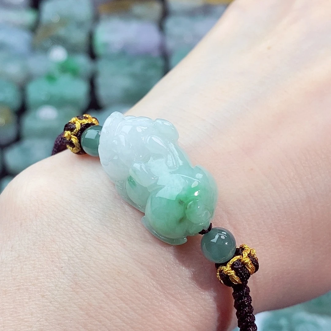 颈饰未镶嵌翡翠天然