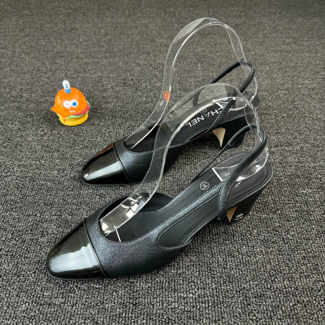 95新 Chanel/香奈儿 香奈儿黑色高跟鞋 尺码：38码HB1383