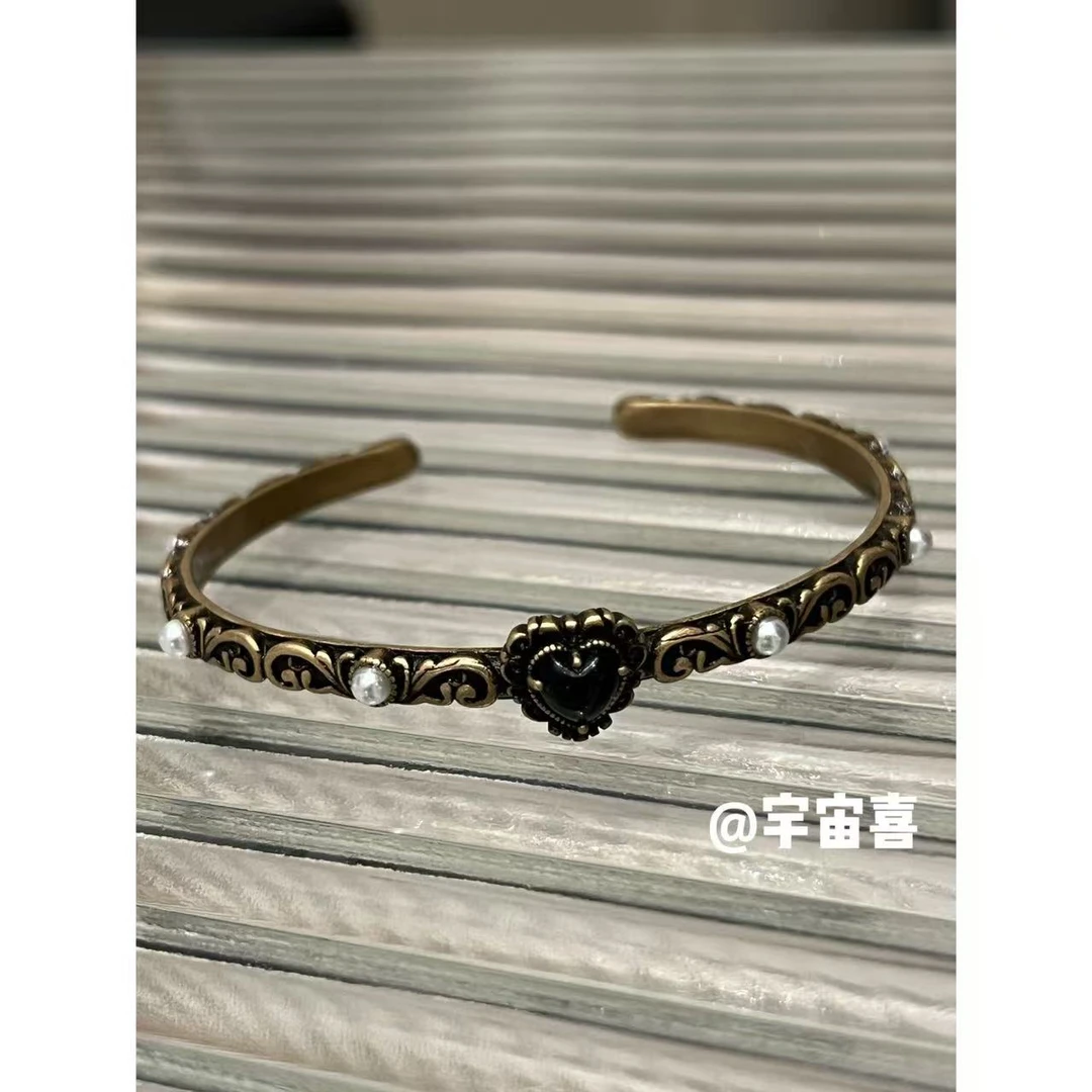 铜合金仿水晶手镯 F5-072【链金主义小米珠唐草花纹黑爱心手镯】