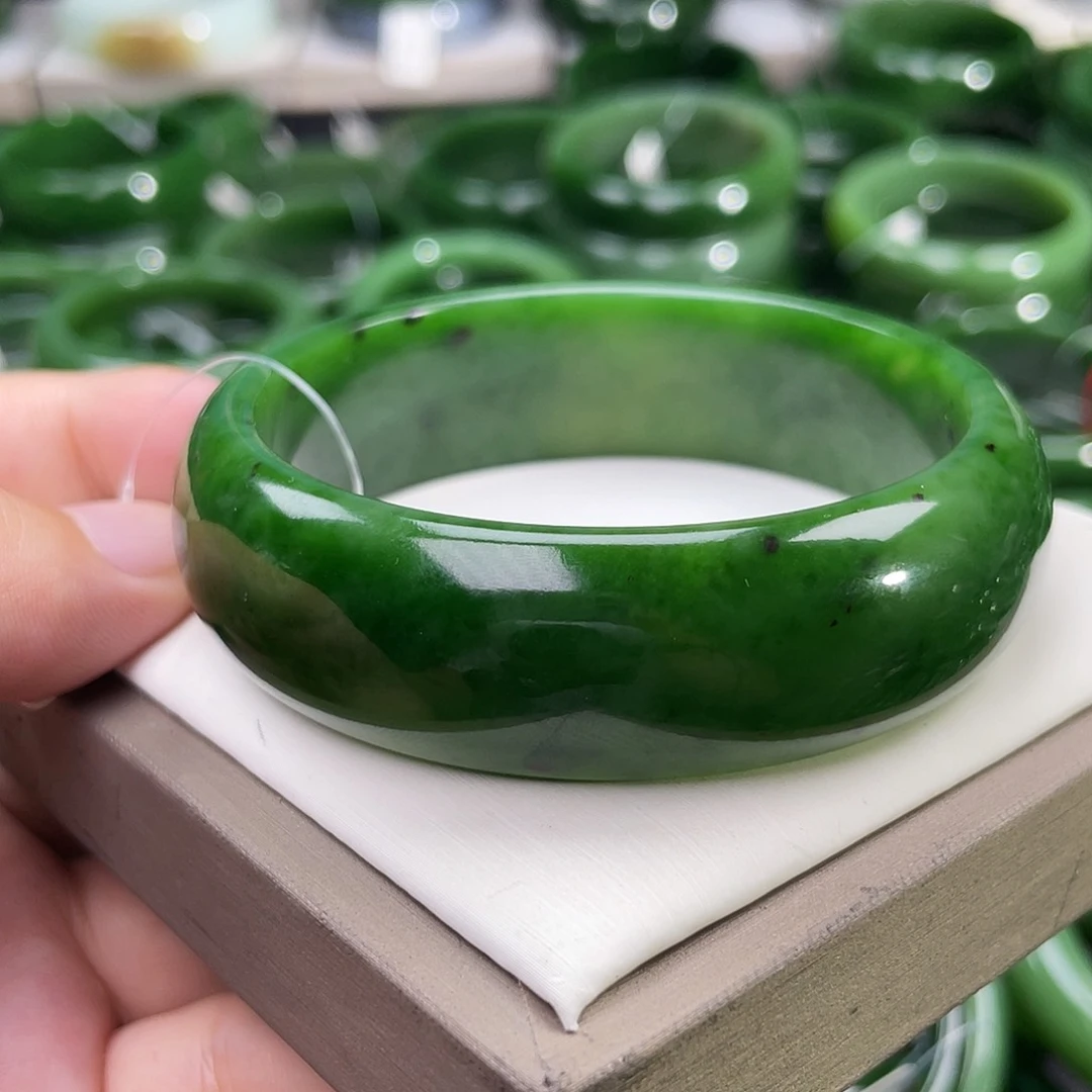 未镶嵌手镯和田玉（碧玉）