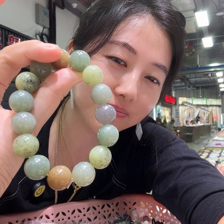 和田玉未镶嵌车挂