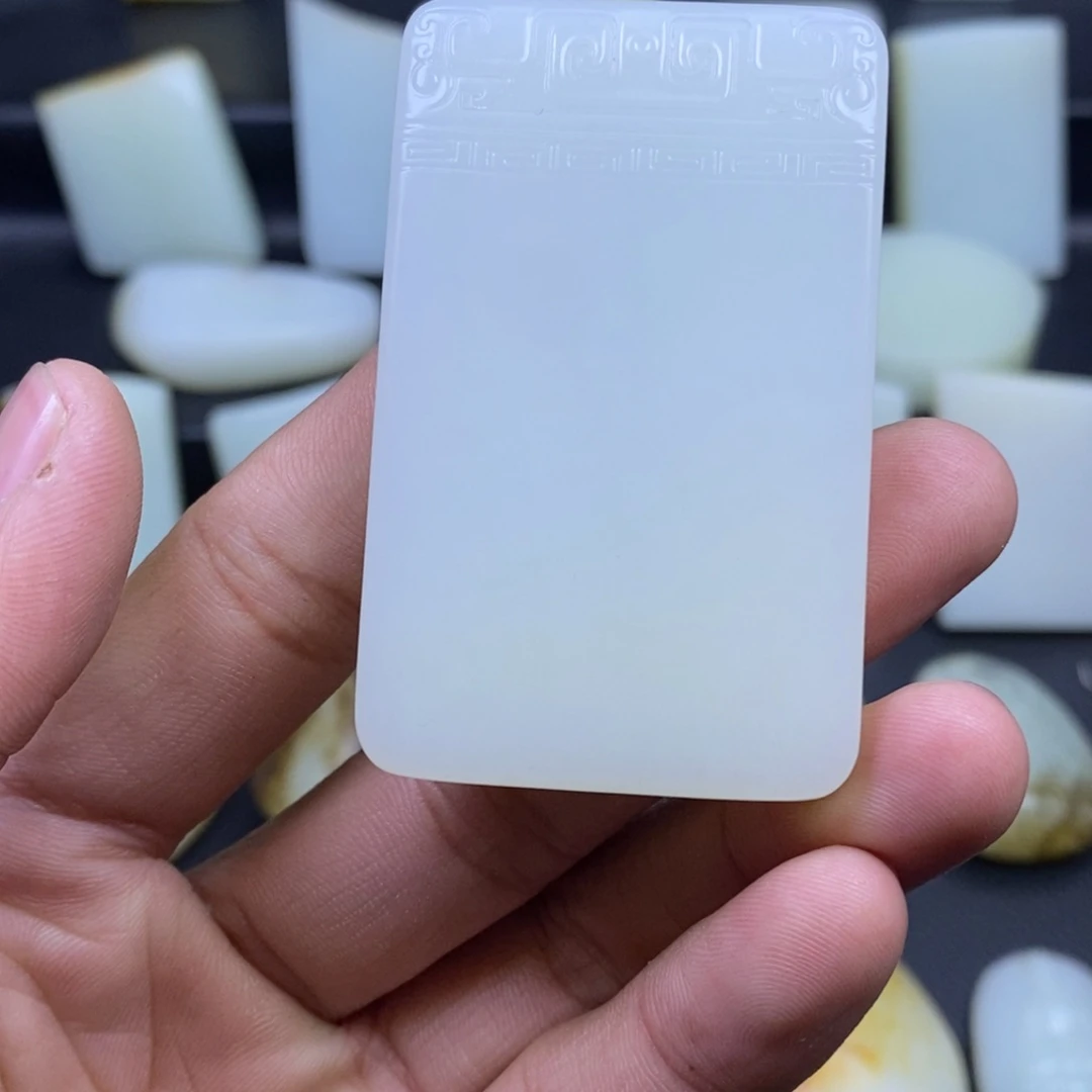 未镶嵌吊坠定制和田玉默*言