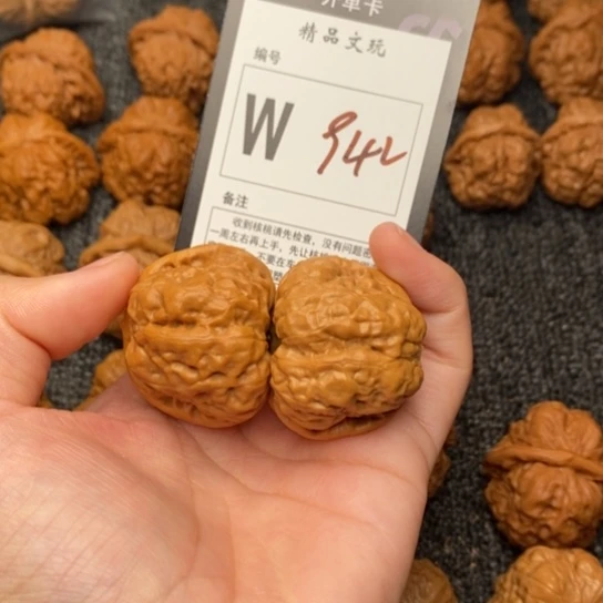 吊坠桃核我是第一百37