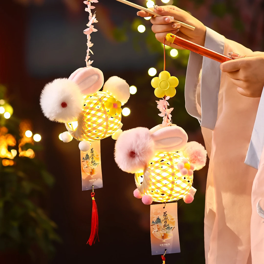 中秋节竹编兔子灯笼带音乐成品发货2025花灯挂件儿童手提发光宫灯