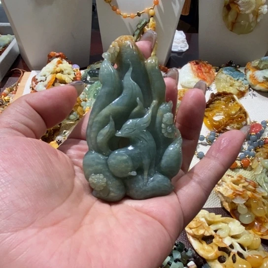 蛇纹石玉未镶嵌颈饰