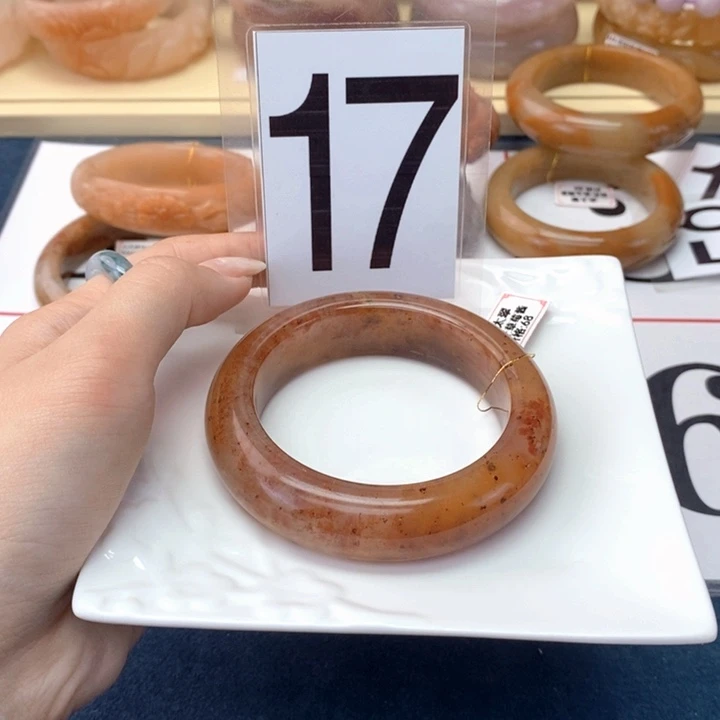 石英质玉未镶嵌手镯