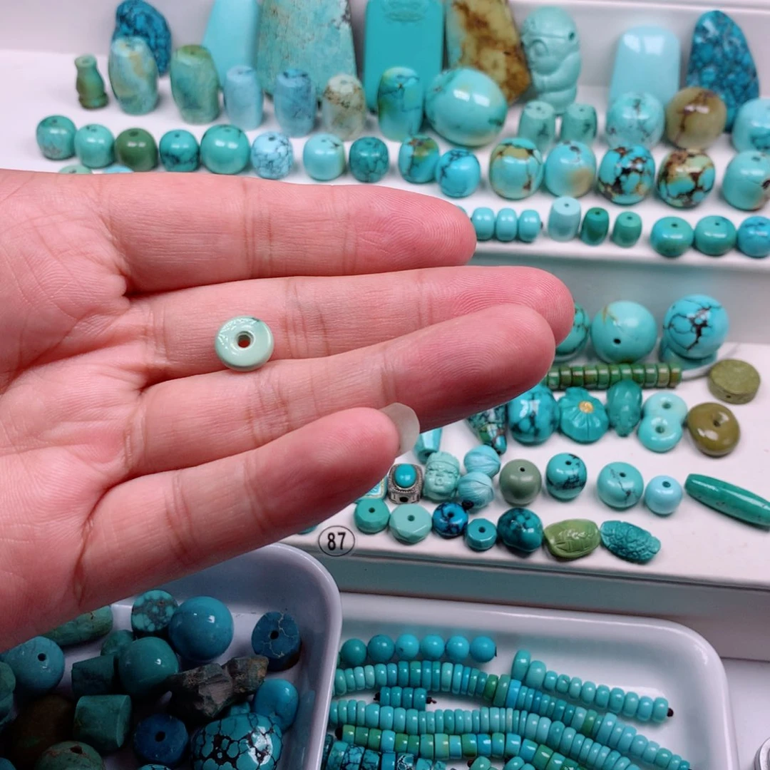 绿松石未镶嵌挂件