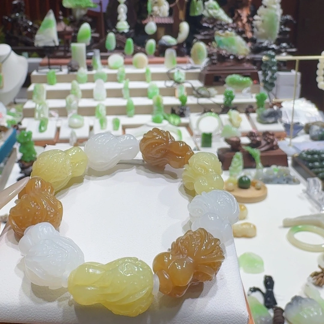 和田玉未镶嵌挂件多宝