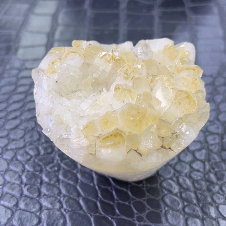 未镶嵌水晶珠宝半成品黄晶花