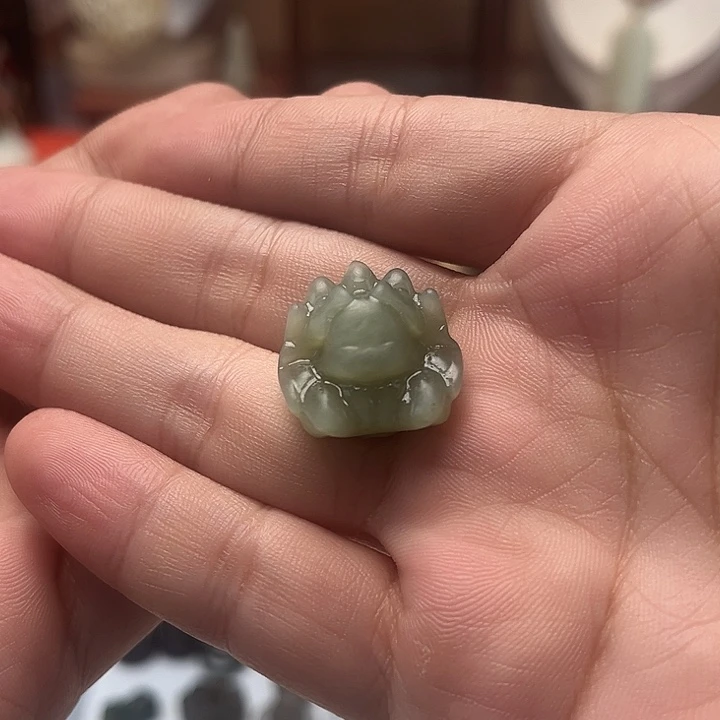 颈饰未镶嵌和田玉九尾狐