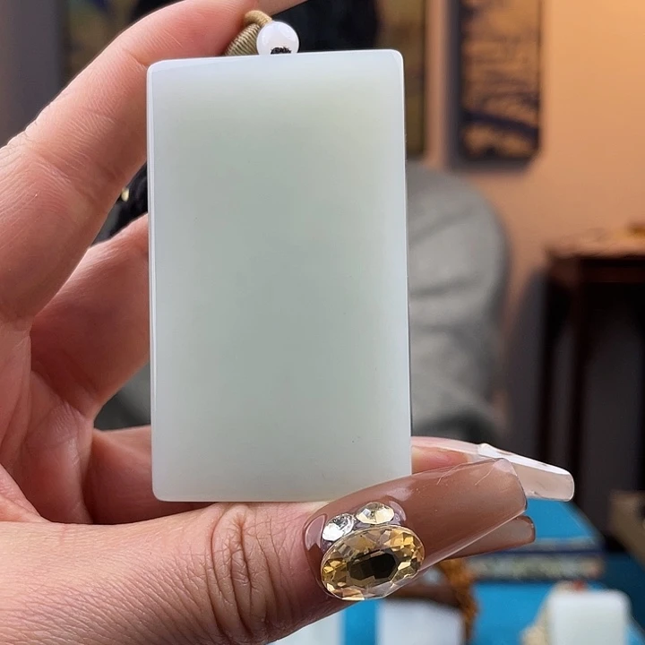 和田玉颈饰未镶嵌传*