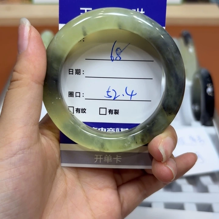 未镶嵌岫玉手镯天然