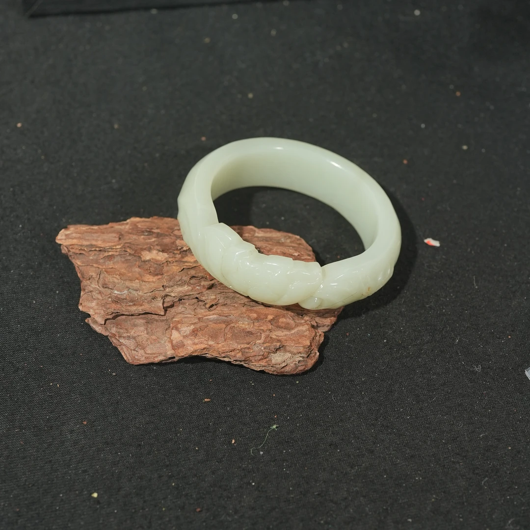 12.27香港王老板-和田玉手镯6z145