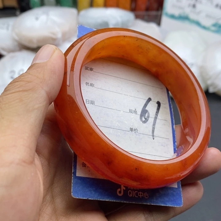 未镶嵌手镯石英质玉