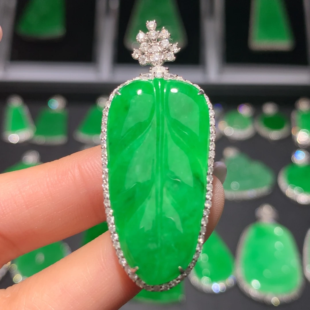 翡翠颈饰18K金镶嵌翡翠