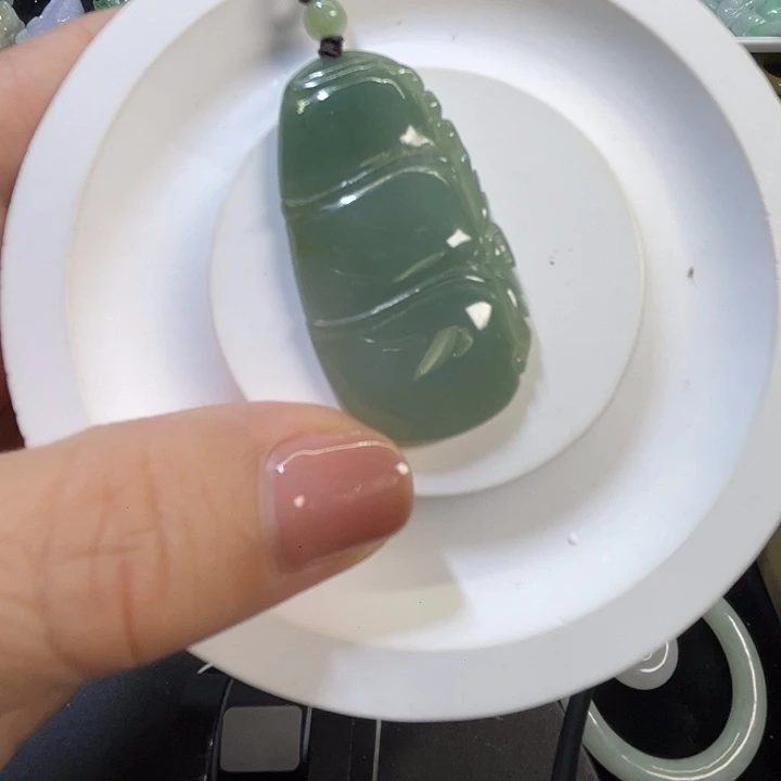 翡翠未镶嵌颈饰节节高吊坠