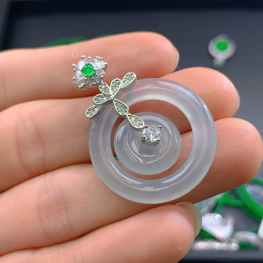 翡翠手链未镶嵌翡翠