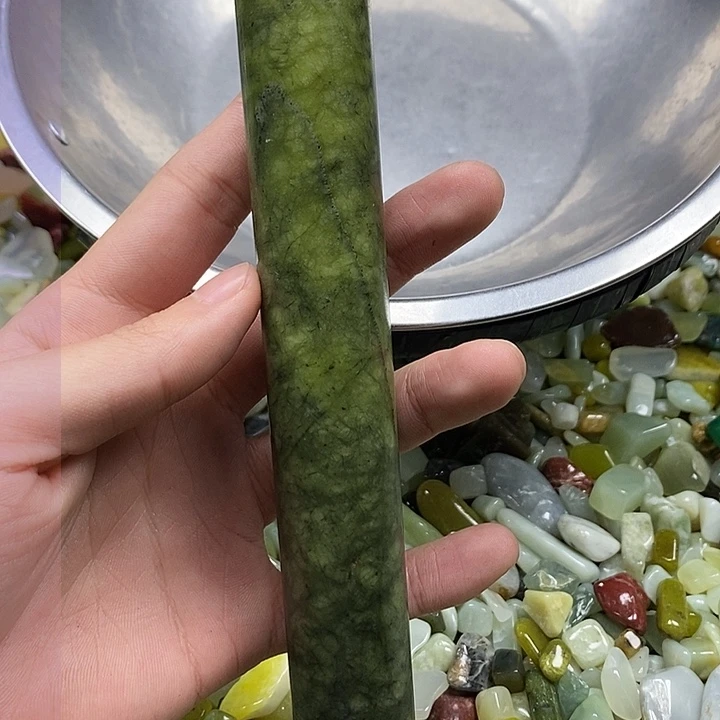 未镶嵌岫玉鱼缸石