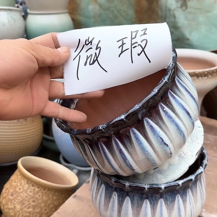 红陶准备好微瑕花盆来咯