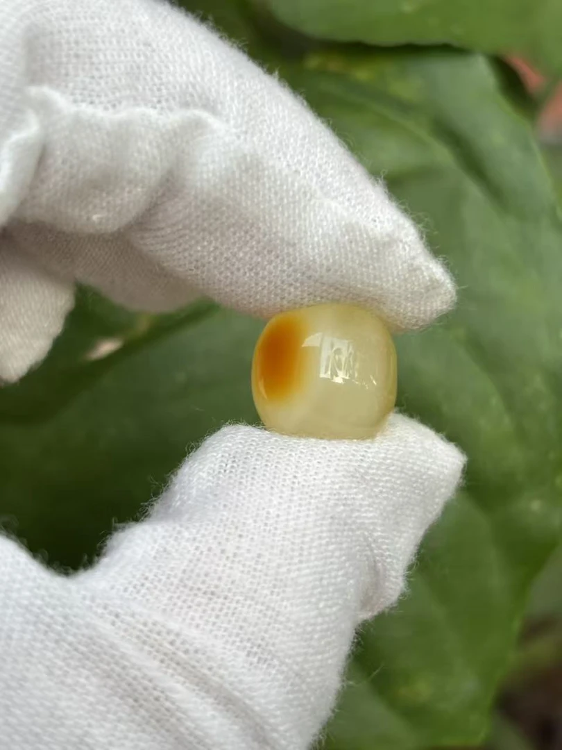 1699天然蜜蜡琥珀老型墩子12.2x11.5mm