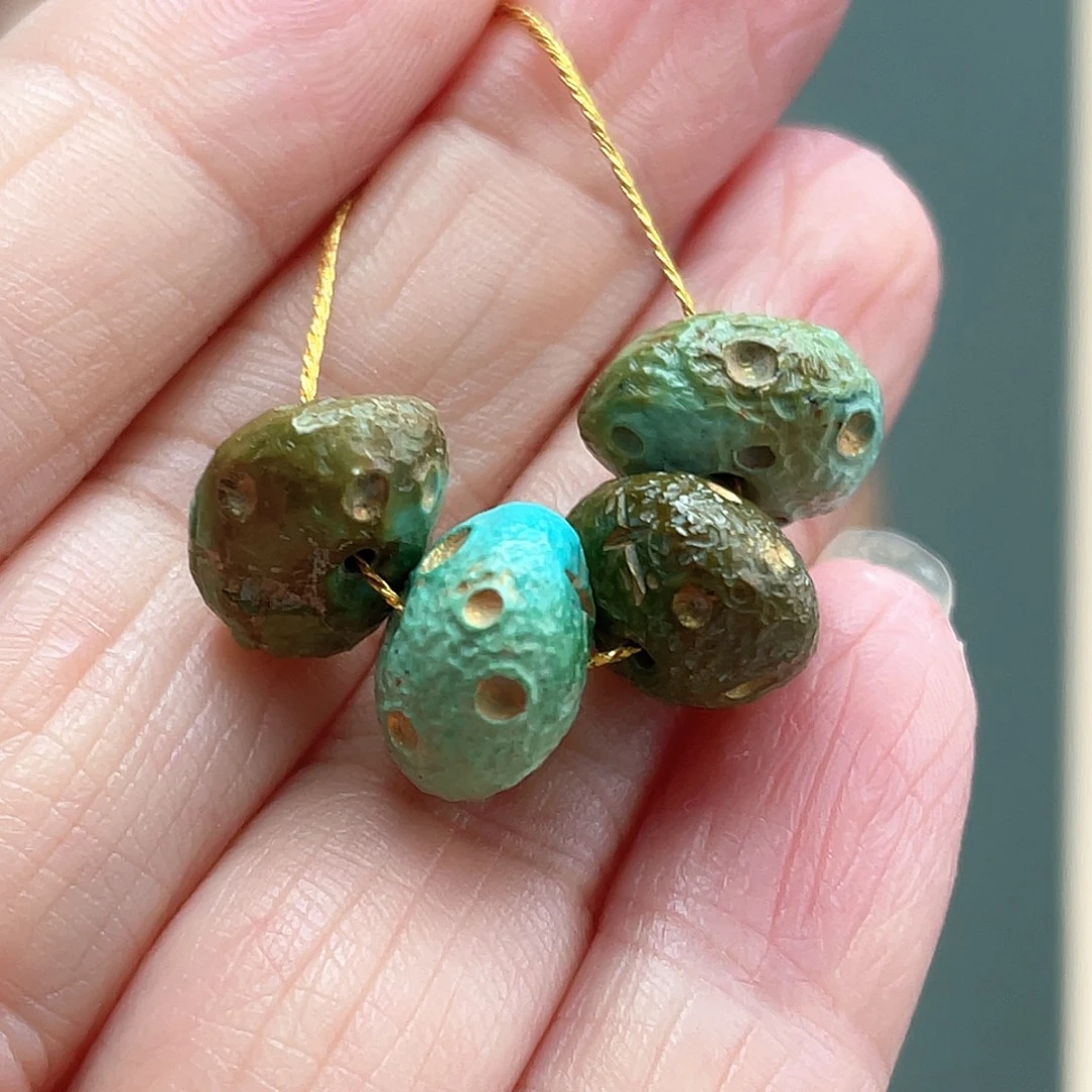 未镶嵌绿松石颈饰