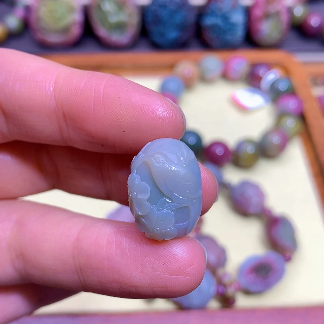 玛瑙未镶嵌挂件盐源