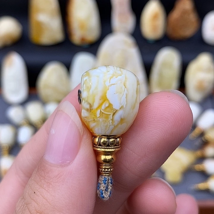 从***横琥珀未镶嵌裸石13金塔三通c462