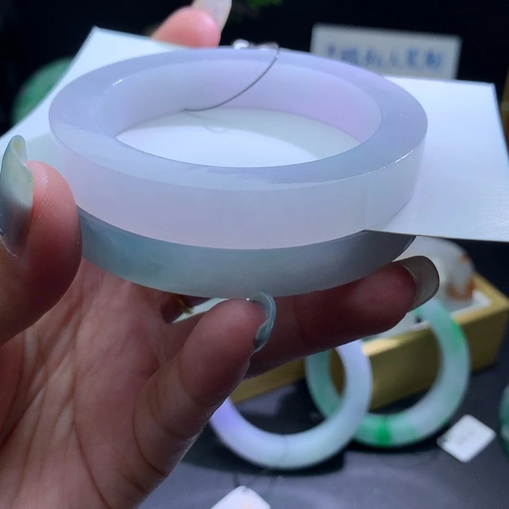 未镶嵌翡翠手镯定制翡翠