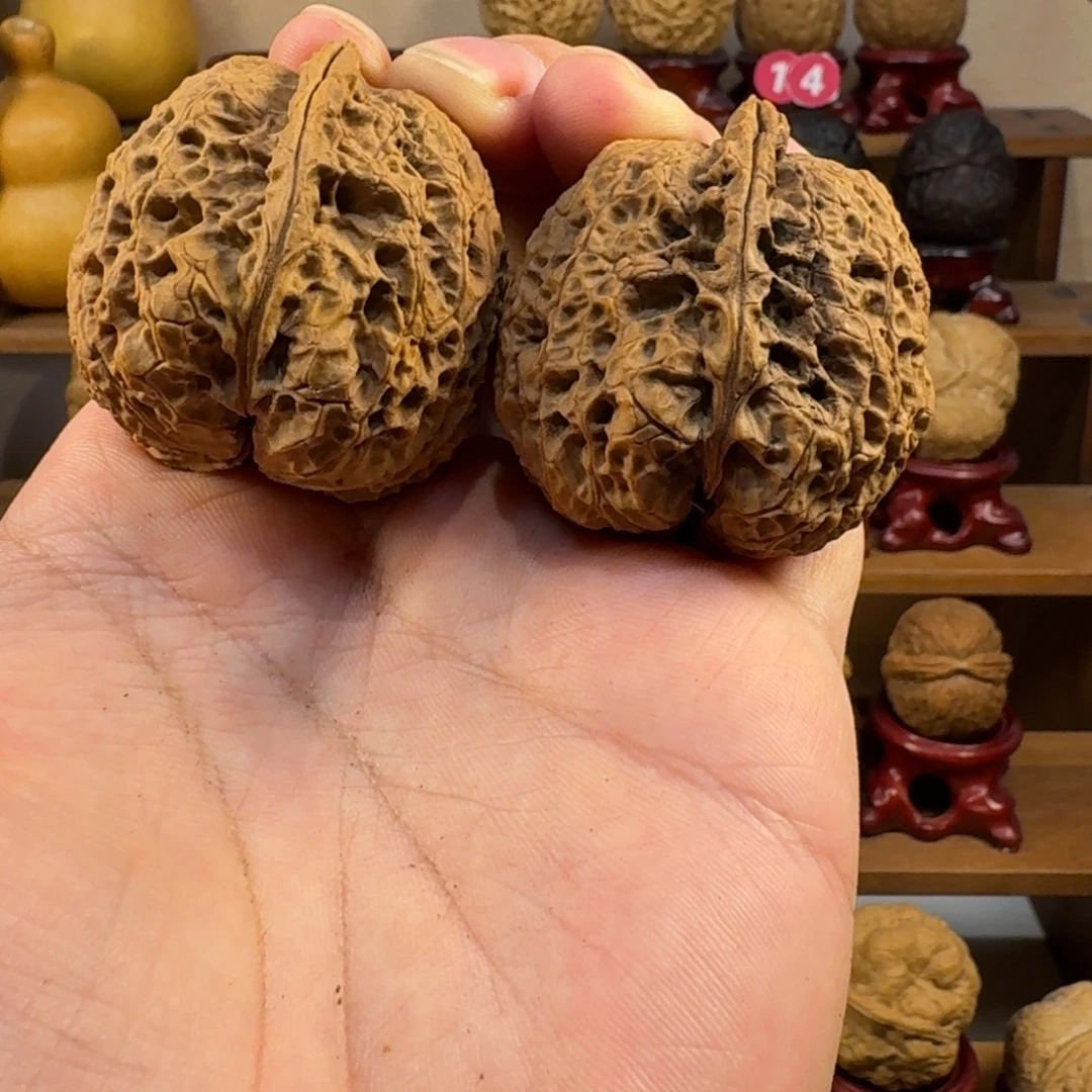 J***H核桃铁核桃把件荔枝纹铁狮子