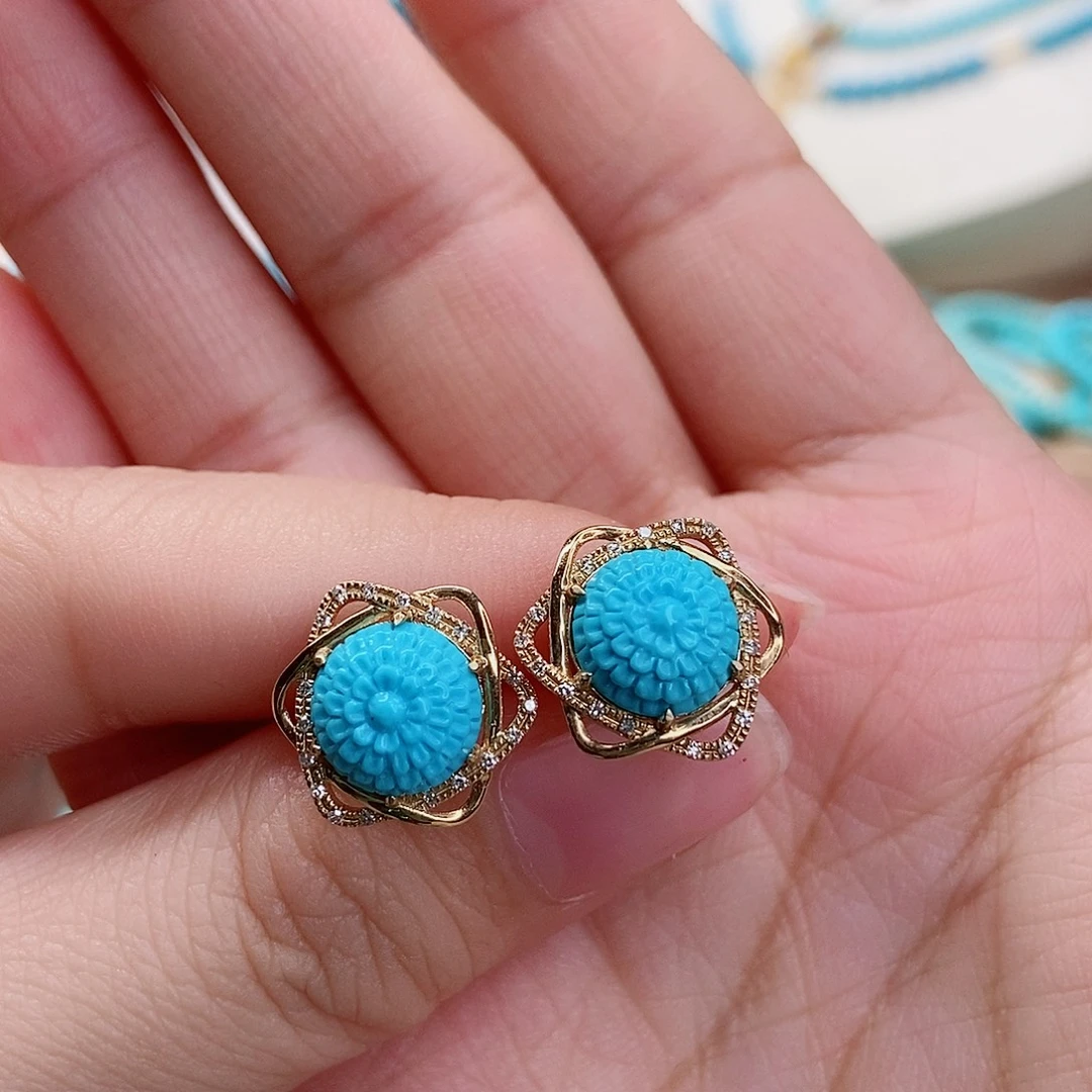 绿松石18K金镶嵌高瓷蓝格桑花耳钉