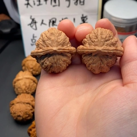 文玩核桃把件37三角白