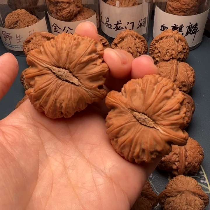 吊坠文玩核桃44卡姿兰大眼睛闷白