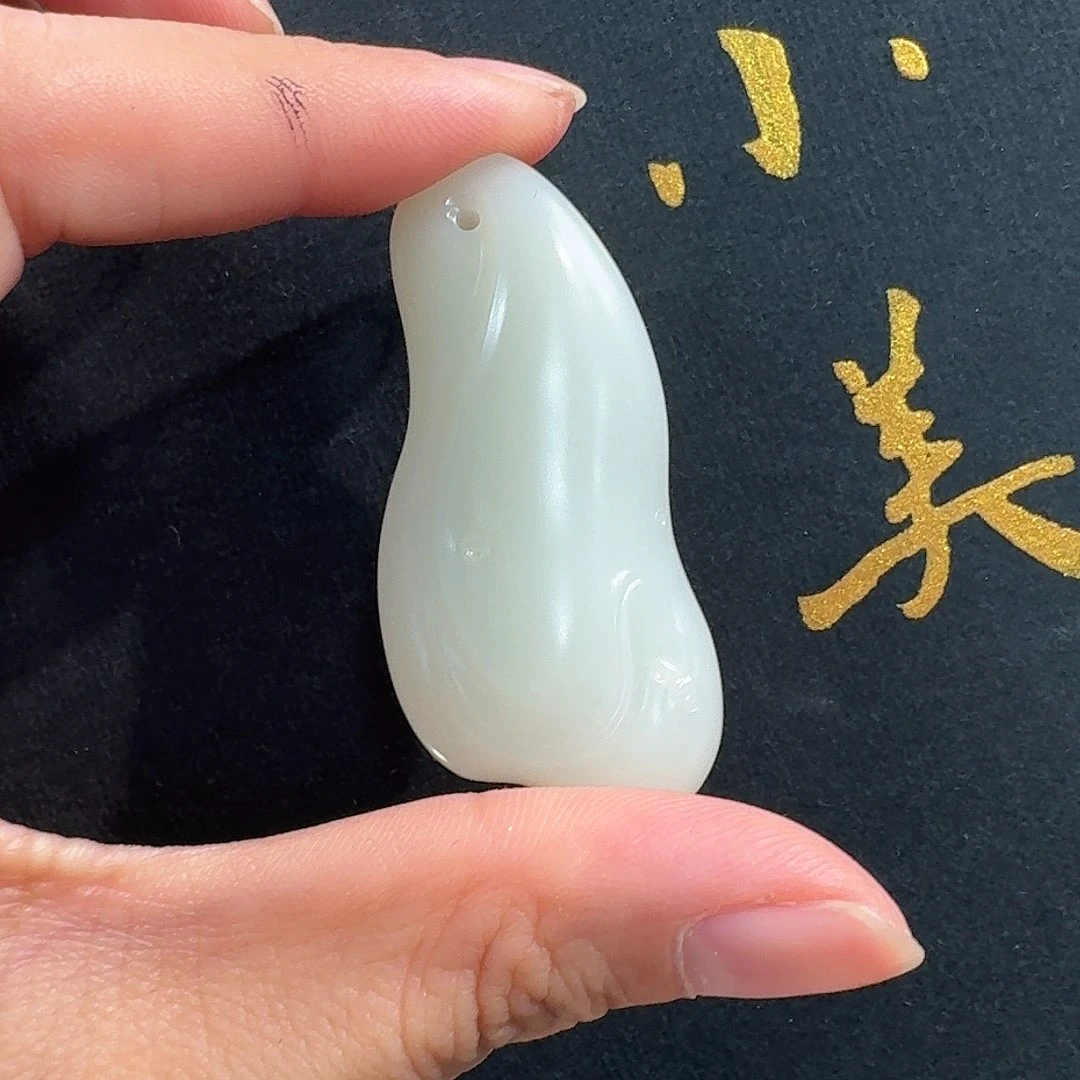 和田玉未镶嵌颈饰米达