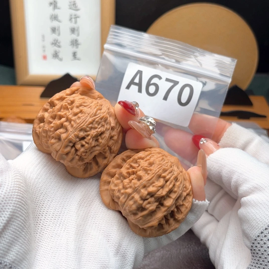 文玩核桃把件44望月a 640