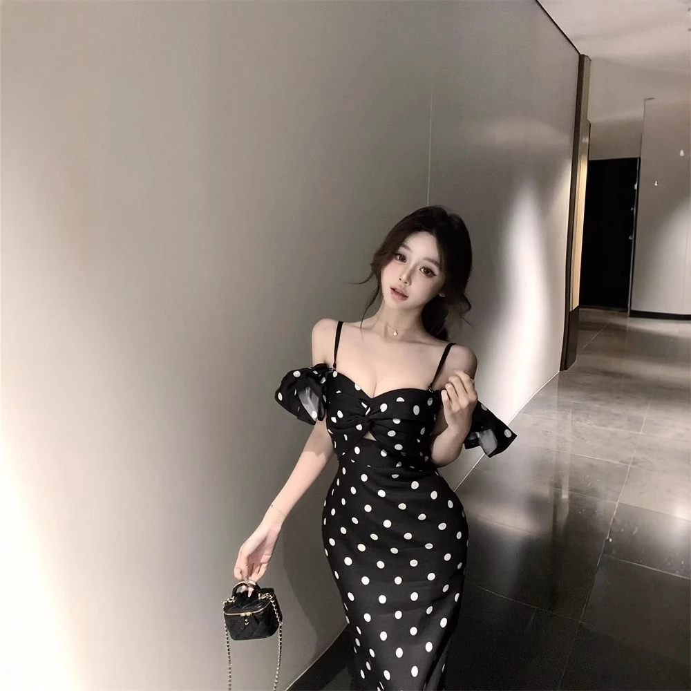 一字肩法式波点连衣裙女夏季修身吊带长裙收腰露肩包臀裙子气质