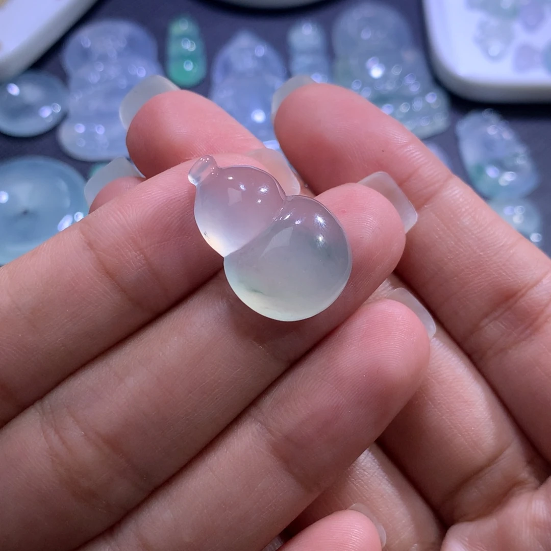 翡翠裸石未镶嵌高冰大葫芦