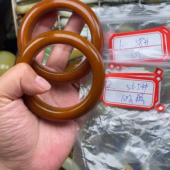 未镶嵌蛇纹石玉颈饰光**月