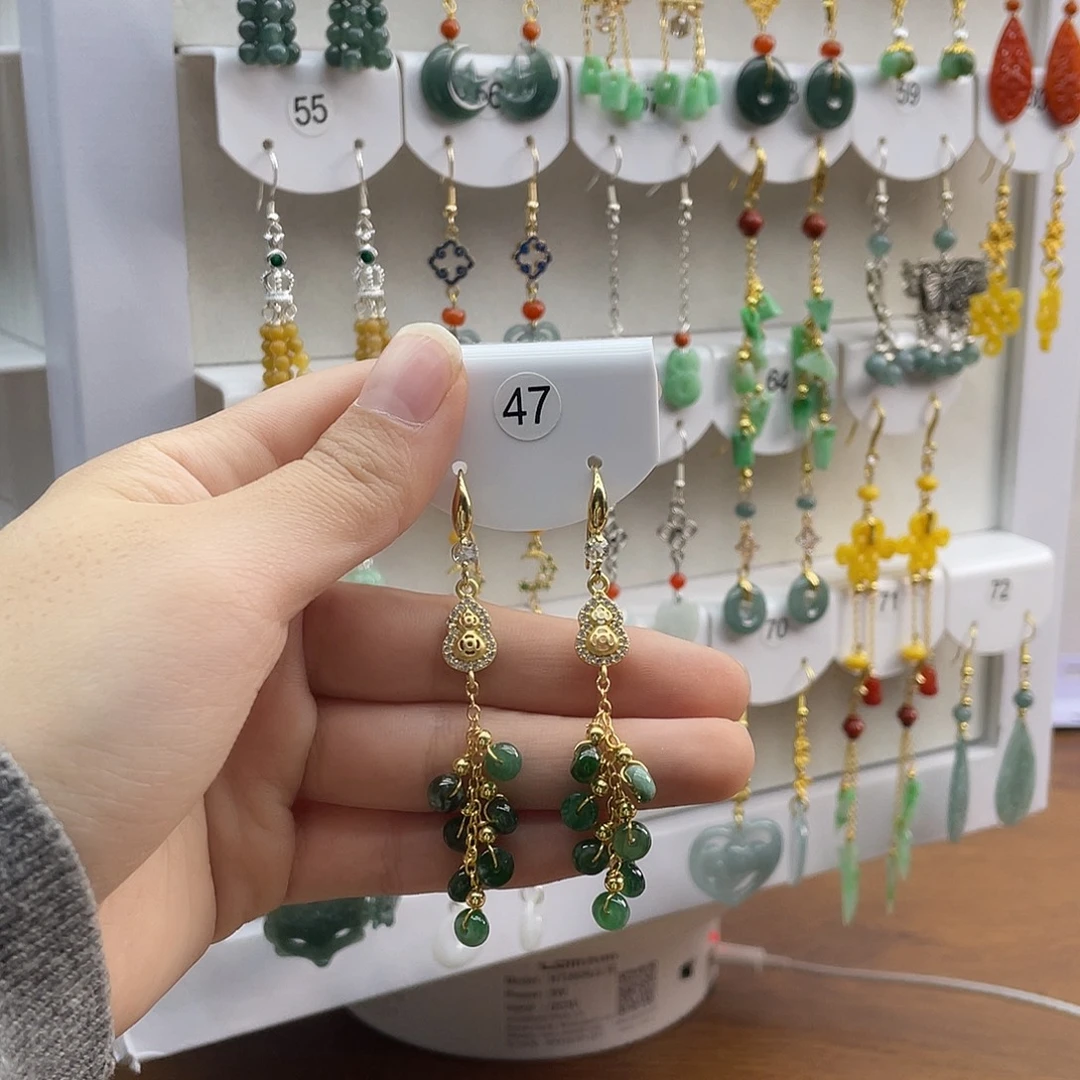 翡翠未镶嵌耳饰一物一图，以实物为准