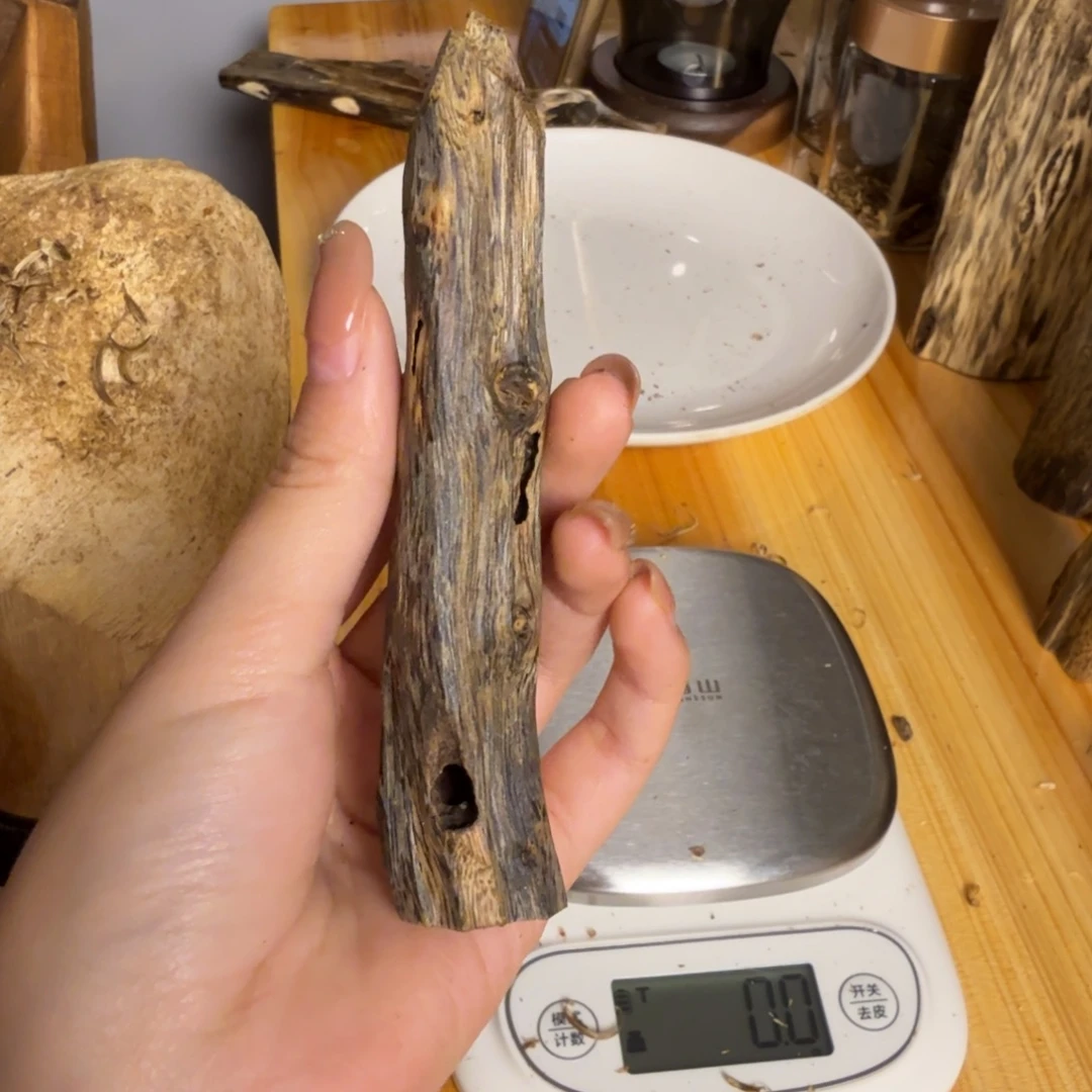 沉香白奇虫漏香10克