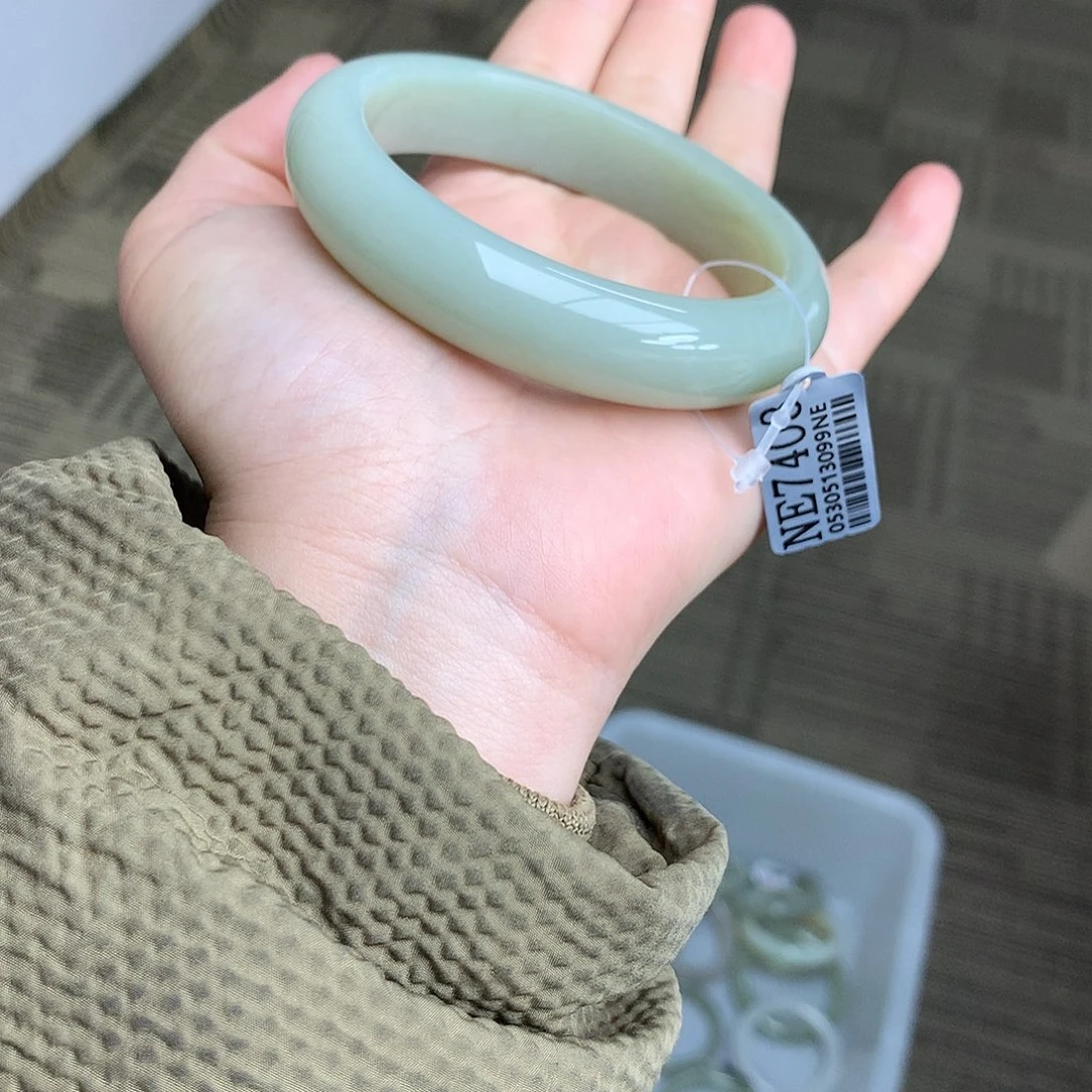 和田玉未镶嵌手镯且末蓝60