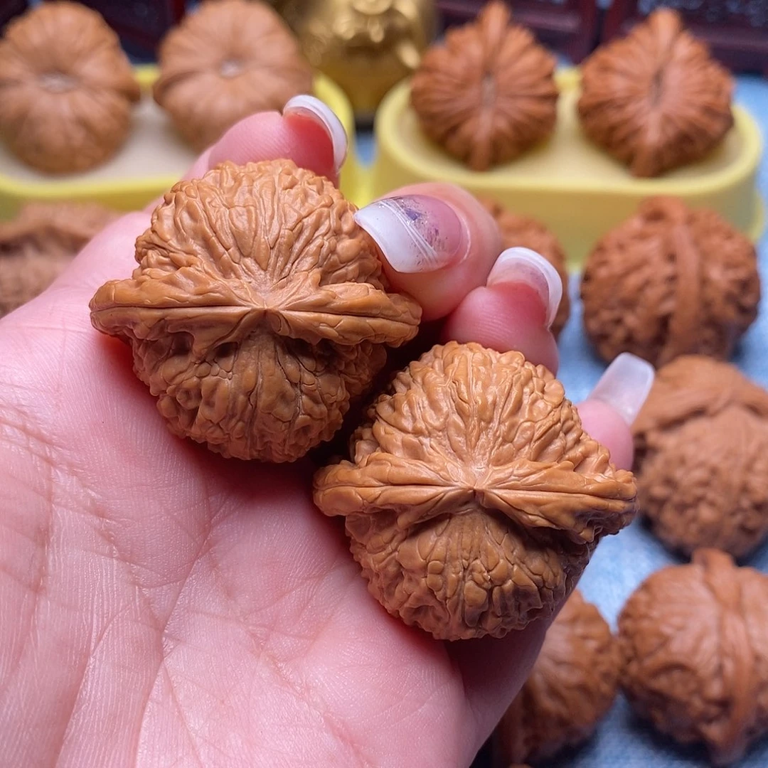 把件文玩核桃毕业粗棱白狮子39.8尺全品