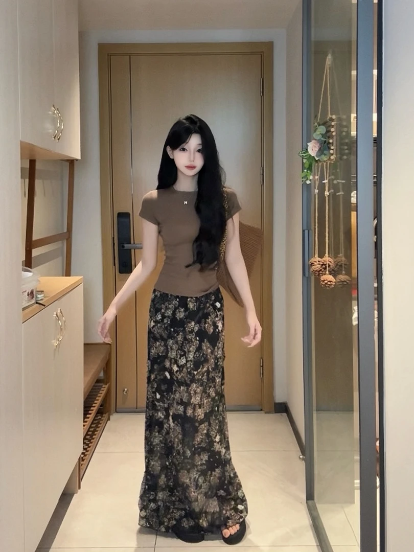 休闲百搭圆领修身弹力显瘦上衣+黑碎花透视半身裙套装夏季凉感女