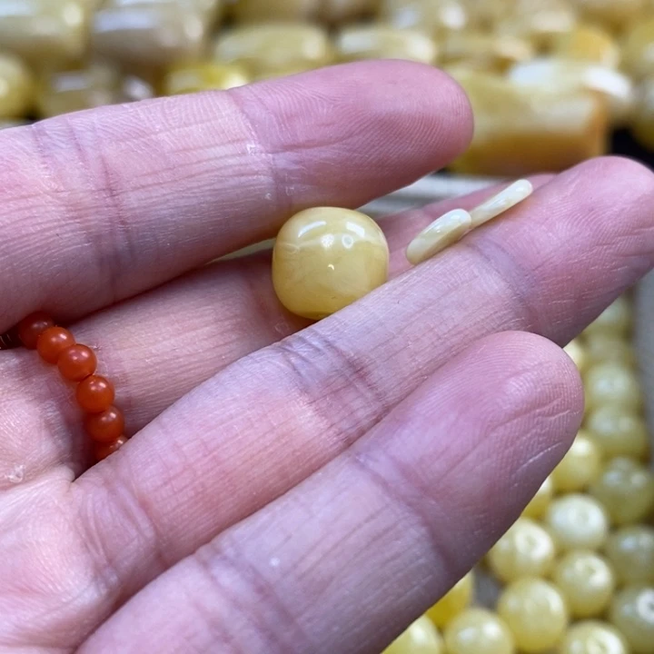 未镶嵌琥珀裸石廊****司原矿琥珀蜜蜡配饰