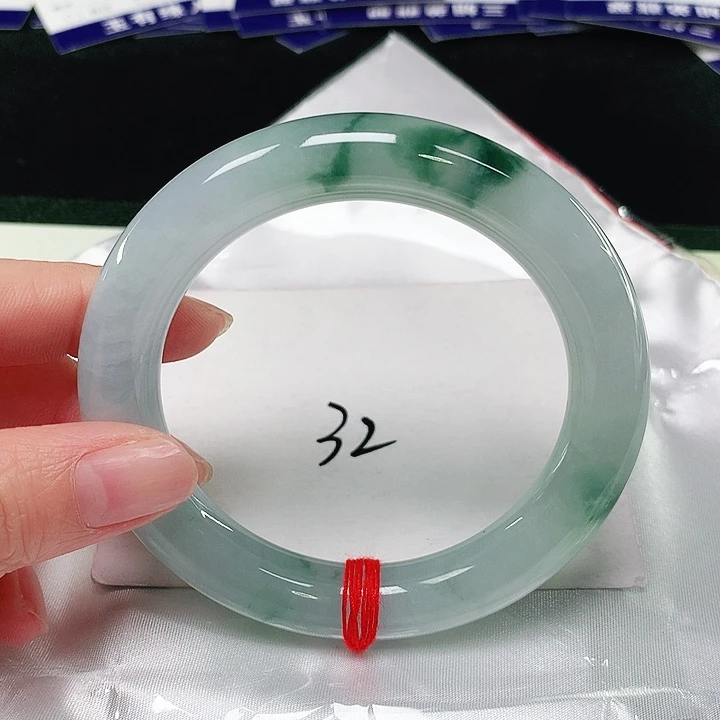 翡翠手镯（圆镯）未镶嵌